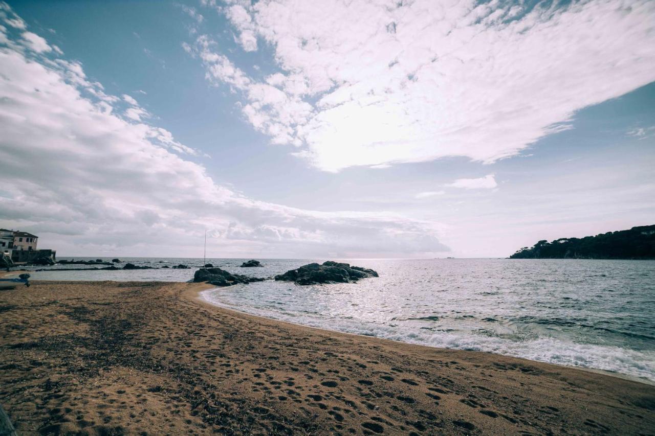 Apartamento reformado a 2 minutos de la playa en Calella! Calella De Palafrugell Exterior foto